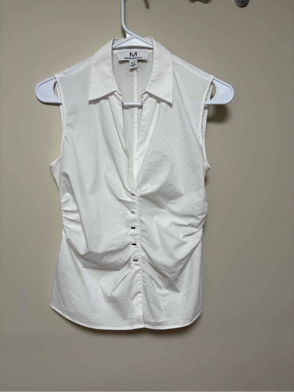 Magaschoni White Sleeveless Twisted Front Poplin Blouse
